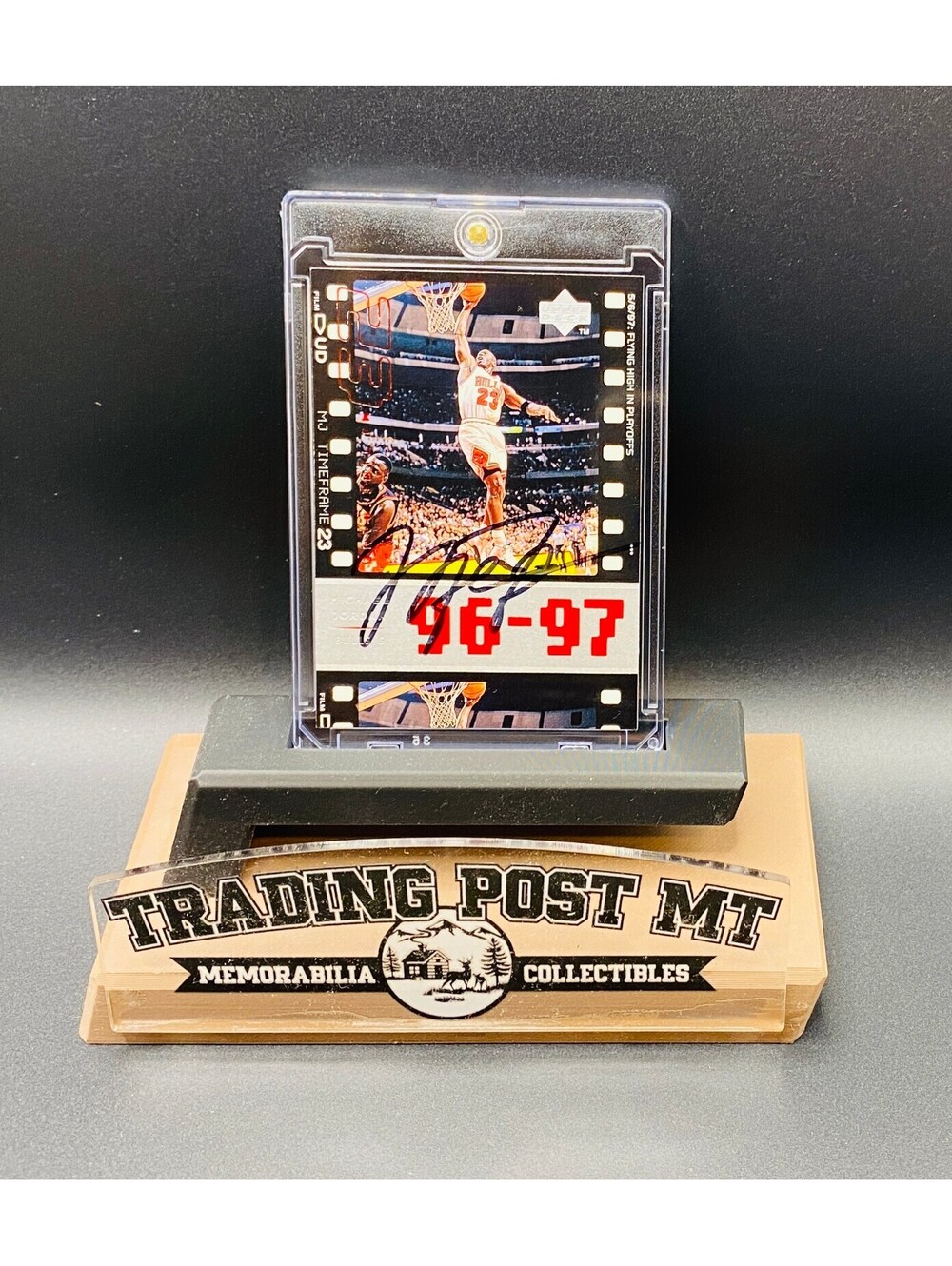 Michael Jordan Signed Card With COA (121046) (Bulls)